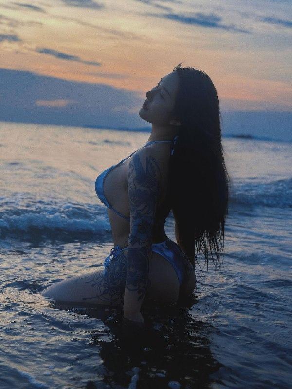 宋昱欣 – 海边沙滩【14P】